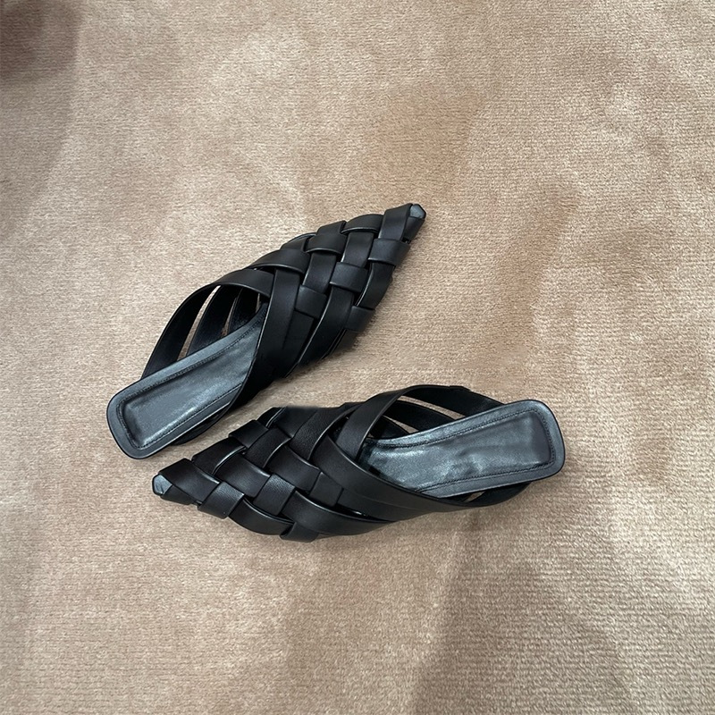 Simple pointed braided flat slippers