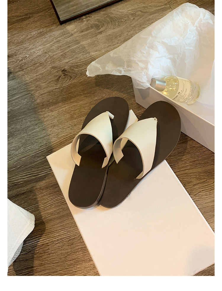 Soft leather simple triangle flip-flops