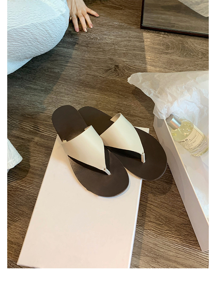 Soft leather simple triangle flip-flops