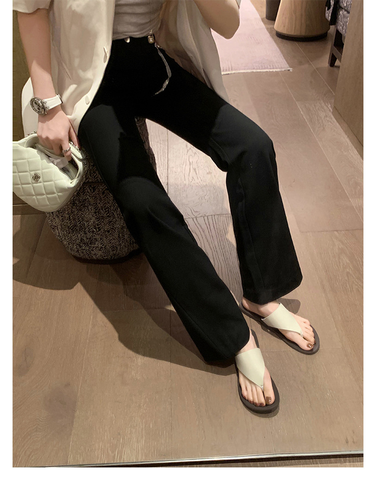 Soft leather simple triangle flip-flops