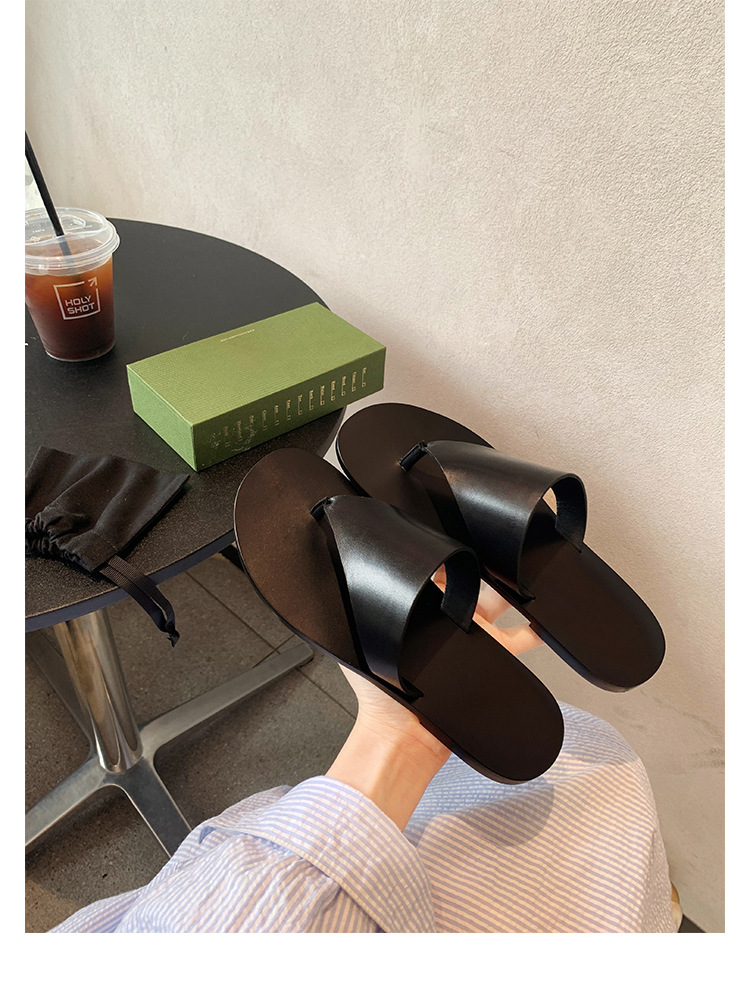 Soft leather simple triangle flip-flops