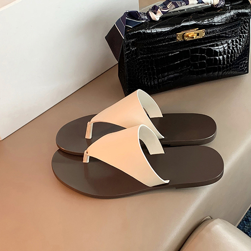 Soft leather simple triangle flip-flops