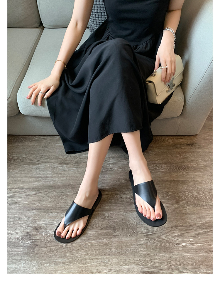 Soft leather simple triangle flip-flops
