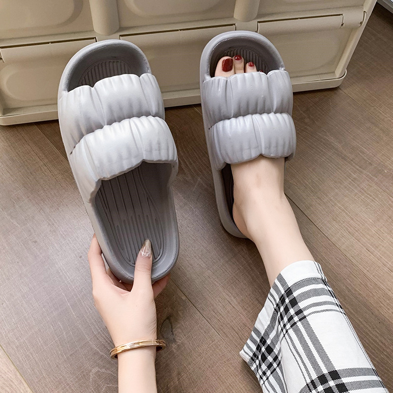 Soft sole slippers with non-slip petals