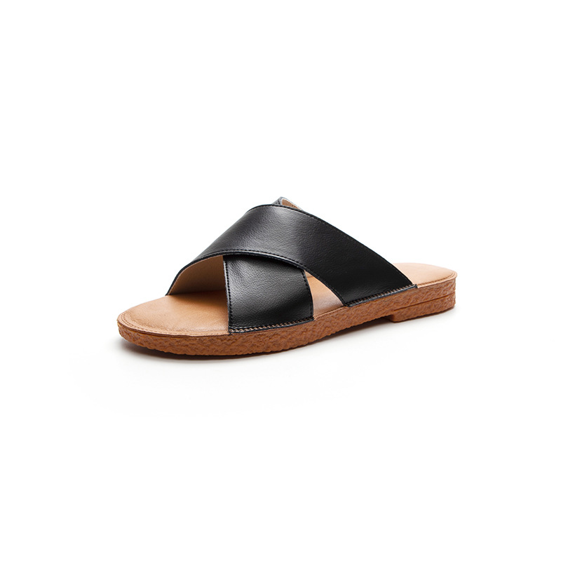 Soft-soled cowhide sandals