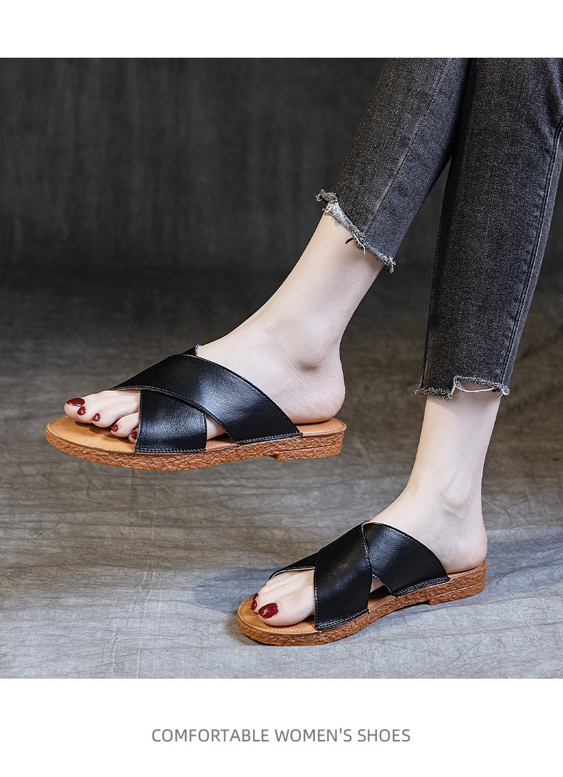 Soft-soled cowhide sandals