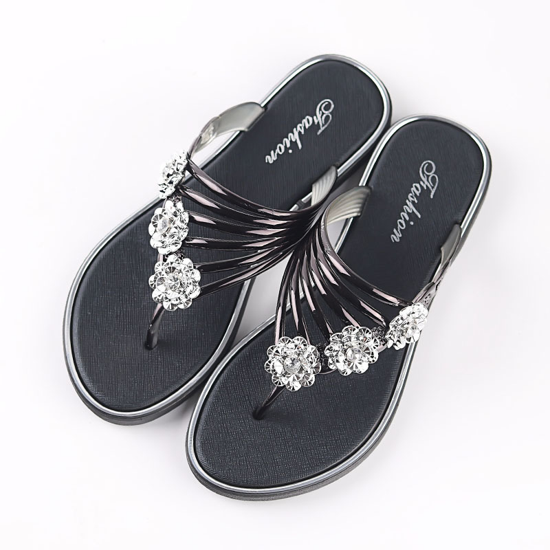 Summer flip-flops with diamond-encrusted herringbone for women