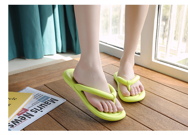 Summer shit-walking flip-flops