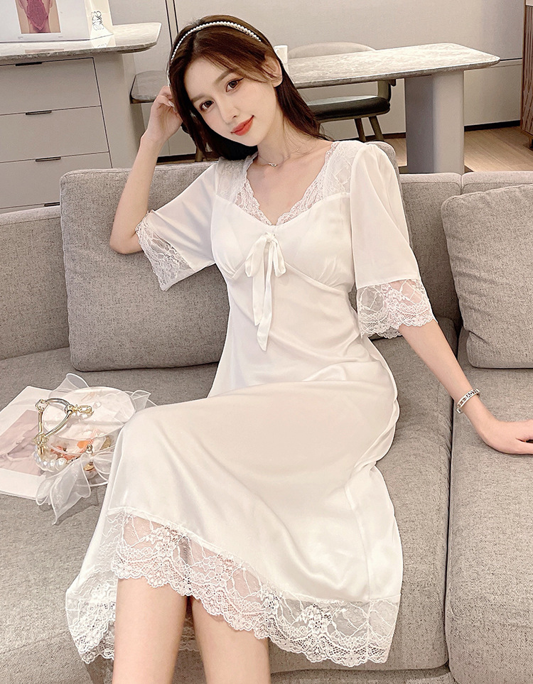 Sweet maiden lace hollow ice silk dress can be worn outside the home clothes