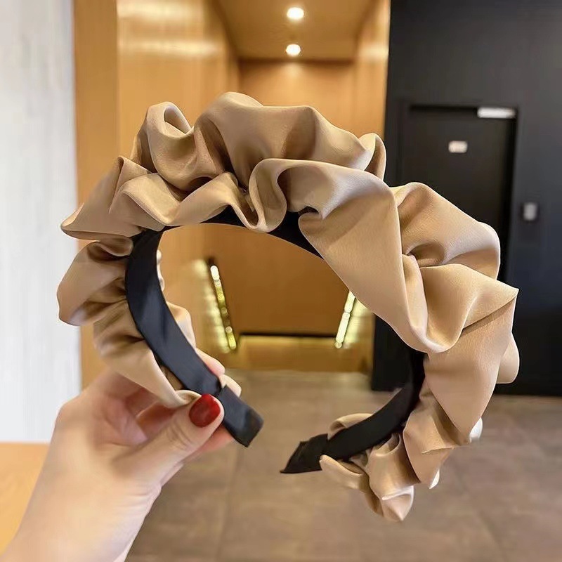 Vintage French hair clip with pleated headband