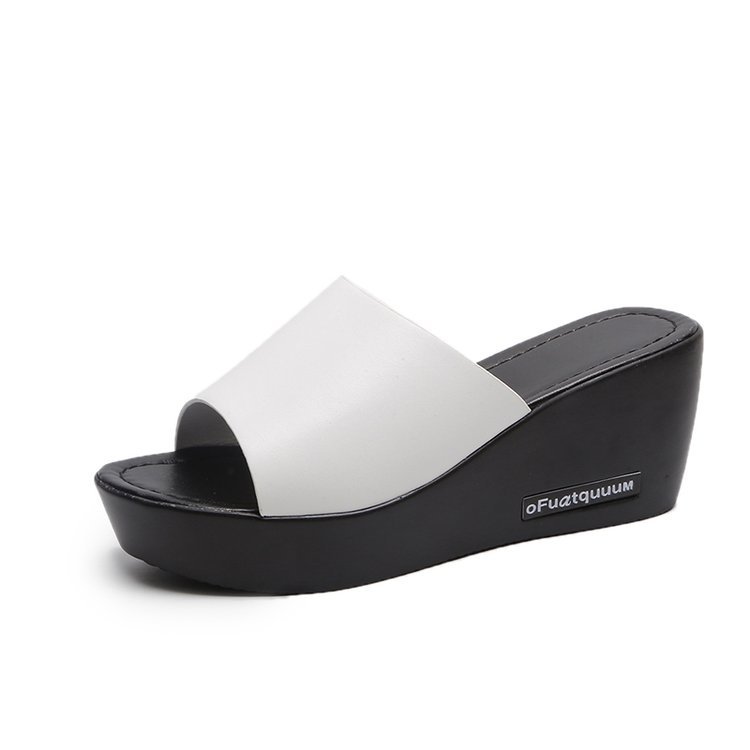 Women’s slip-ons with fish mouths