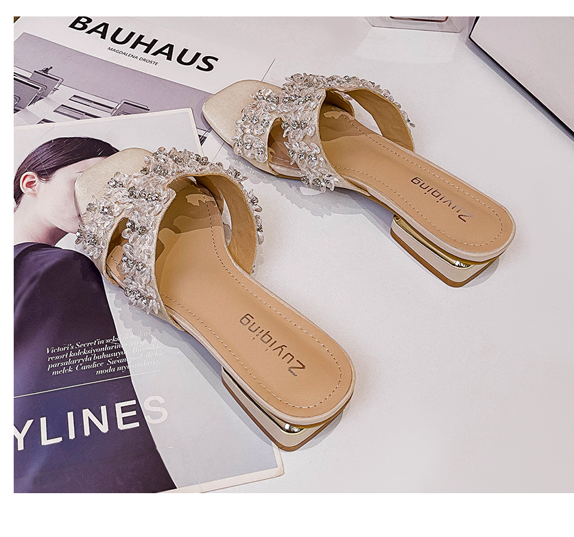 Women’s slippers with thick heels and diamonds