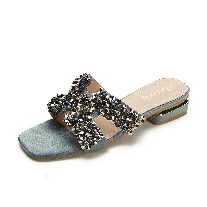 Women’s slippers with thick heels and diamonds