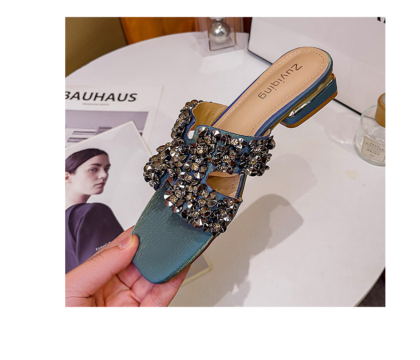 Women’s slippers with thick heels and diamonds