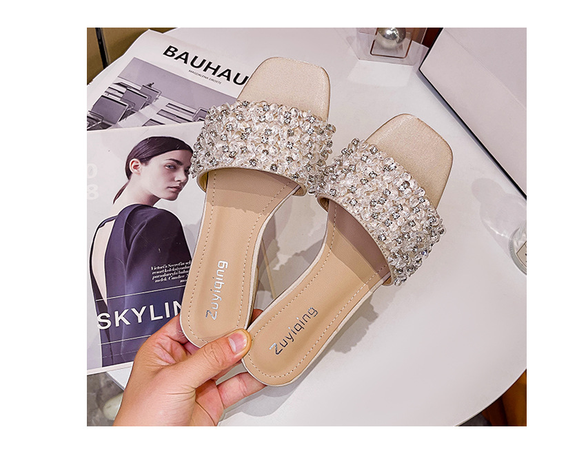 Women’s slippers with thick heels and diamonds