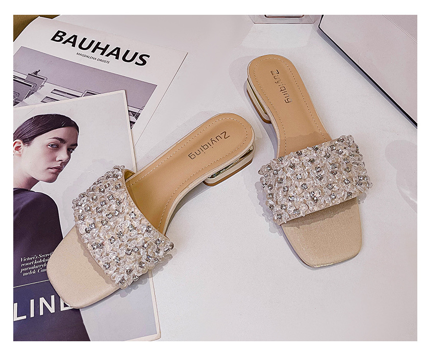 Women’s slippers with thick heels and diamonds